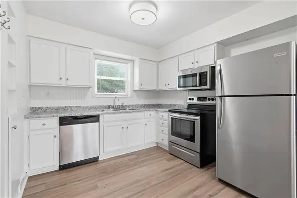 2706 W 79th ST, Prairie Village, KS 66208