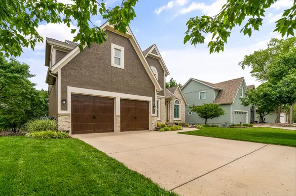 12213 Bradshaw ST, Overland Park, KS 66213