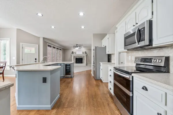 12213 Bradshaw ST, Overland Park, KS 66213