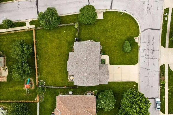 15337 S Greenwood ST, Olathe, KS 66062