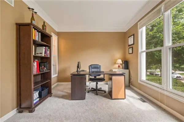 8217 W 146th TER, Overland Park, KS 66223