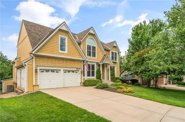 8217 W 146th TER, Overland Park, KS 66223