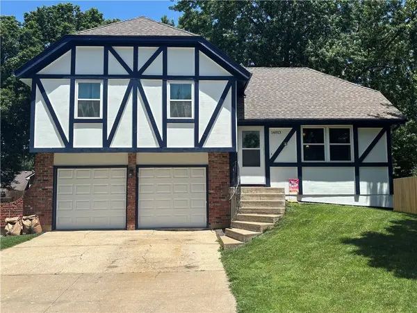 14813 S Wyandotte DR, Olathe, KS 66062
