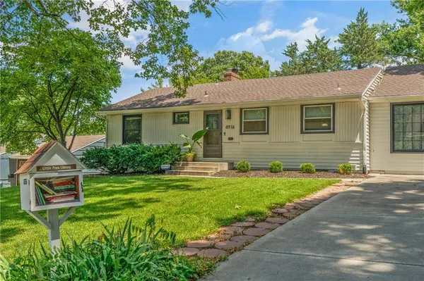 4916 W 78th PL, Prairie Village, KS 66208