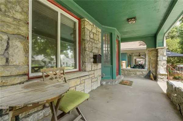 4008 S Benton AVE, Kansas City, MO 64130
