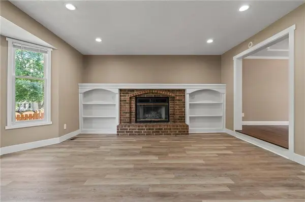 15125 W 84th ST, Lenexa, KS 66219