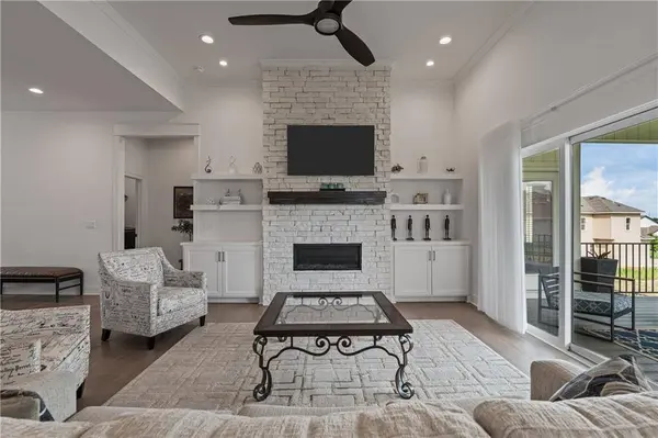 2428 W 177th ST, Overland Park, KS 66085