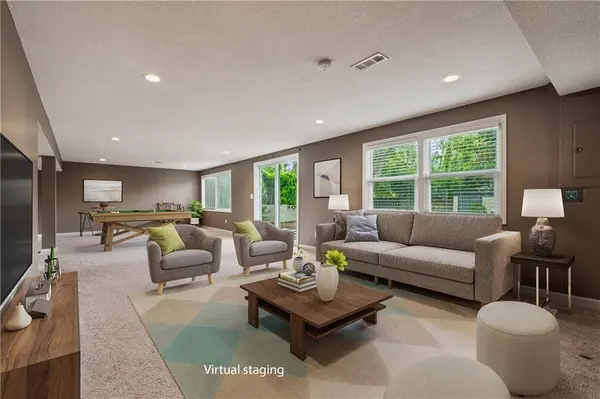 3315 W 98th ST, Overland Park, KS 66206