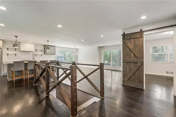 3315 W 98th ST, Overland Park, KS 66206