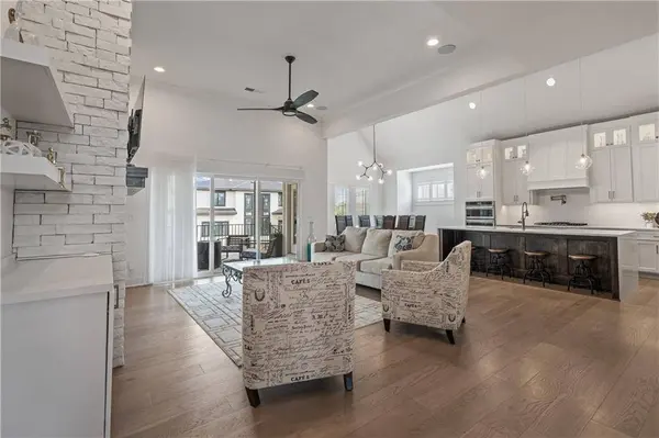 2428 W 177th ST, Overland Park, KS 66085