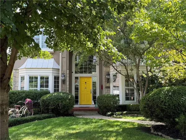 2645 W 139th TER, Leawood, KS 66224