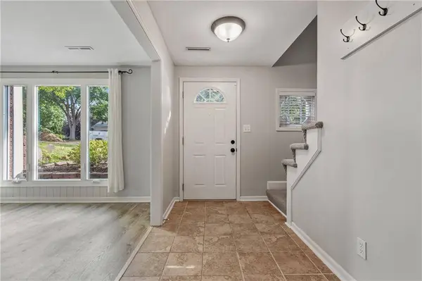 9128 Westbrooke DR, Overland Park, KS 66214
