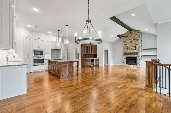 2203 W 132nd ST, Leawood, KS 66209