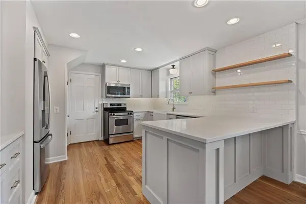 5819 Marty ST, Overland Park, KS 66202
