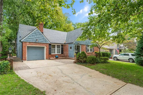 5307 Aberdeen RD, Fairway, KS 66205