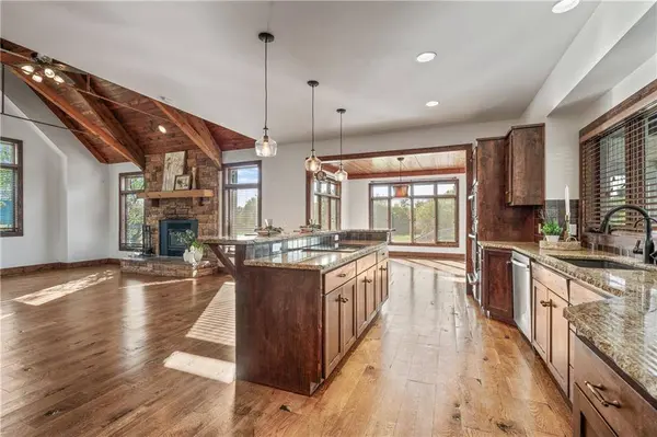20540 Pflumm RD, Bucyrus, KS 66013
