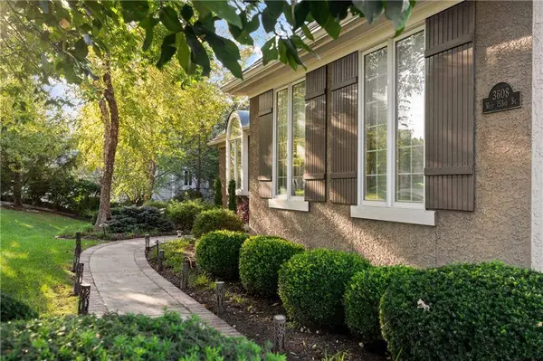 3608 W 153rd ST, Leawood, KS 66224
