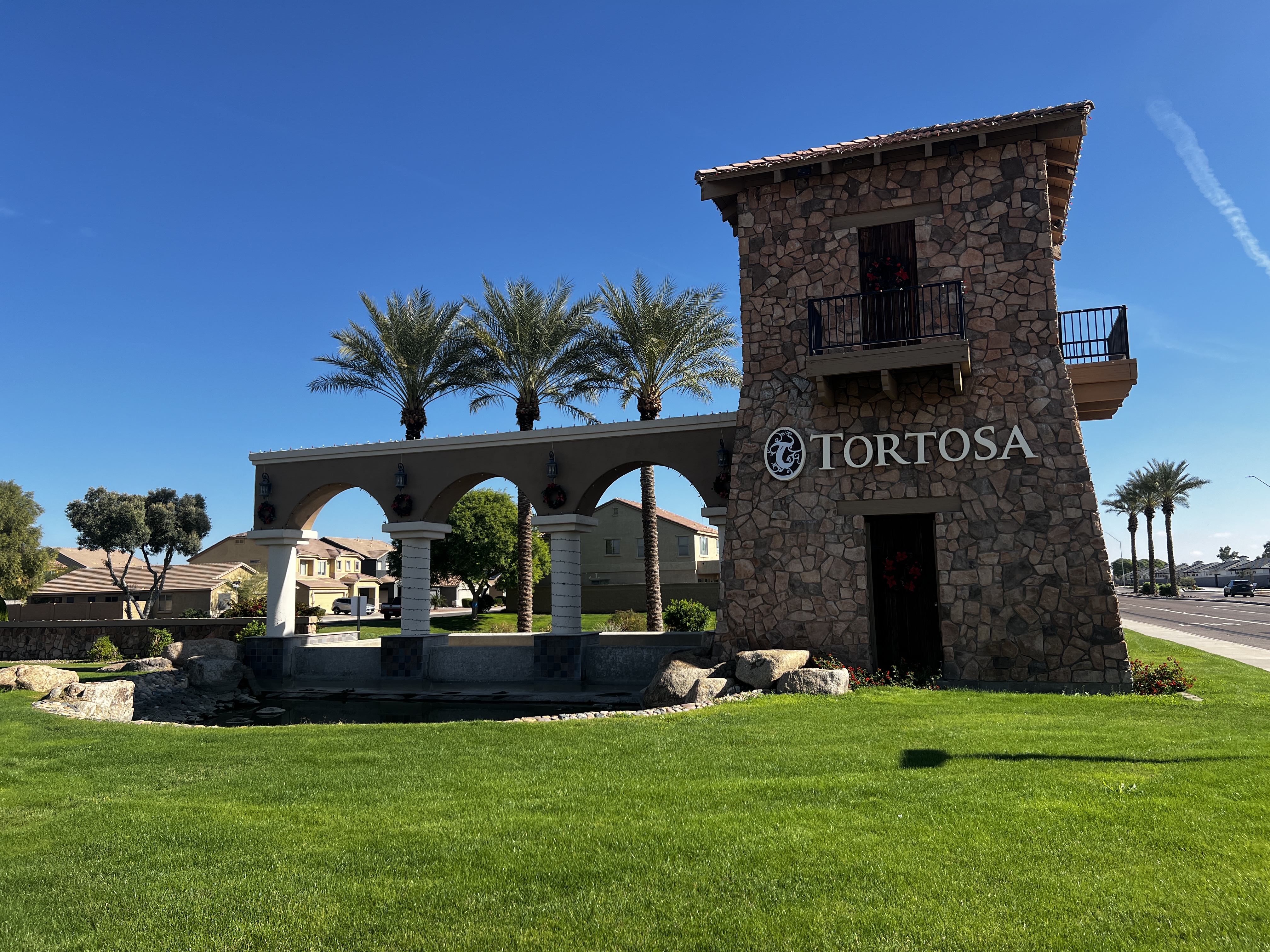 Homes and landscaping in The Villages at Tortosa, Maricopa Arizona