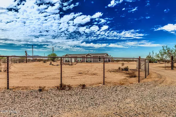 2028 N SUMMERS Lane, Maricopa, AZ 85139