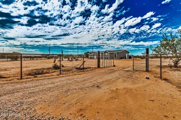 2028 N SUMMERS Lane, Maricopa, AZ 85139