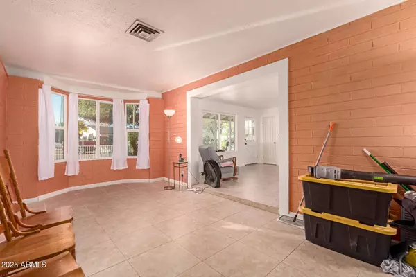 3635 W LEWIS Avenue, Phoenix, AZ 85009