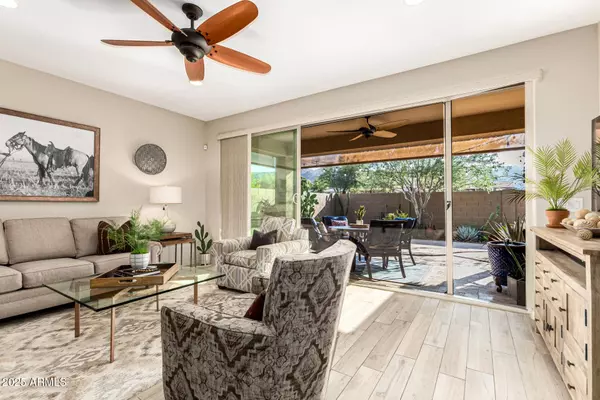 2445 E BEVERLY Road, Phoenix, AZ 85042