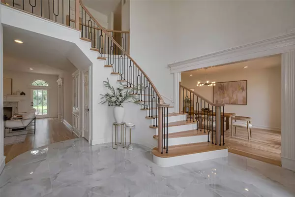 6802 Plantation DR, Baytown, TX 77523