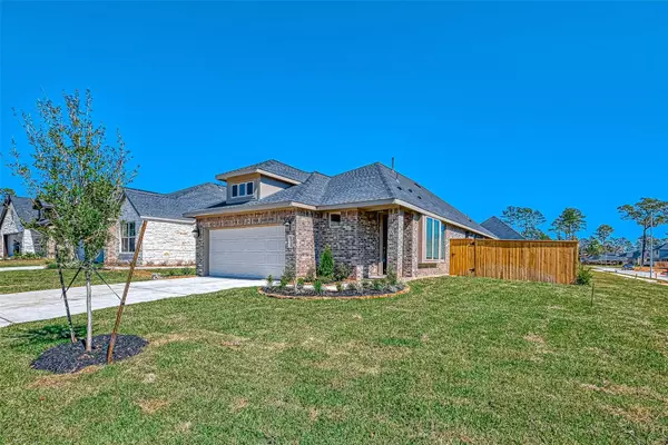 1429 Northwood Bluff LN, Pinehurst, TX 77362