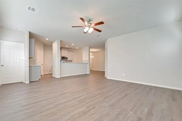 983 Golden Willow LN, Conroe, TX 77304