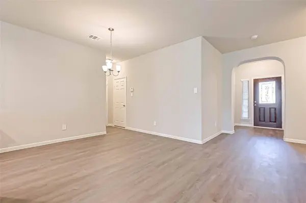 983 Golden Willow LN, Conroe, TX 77304