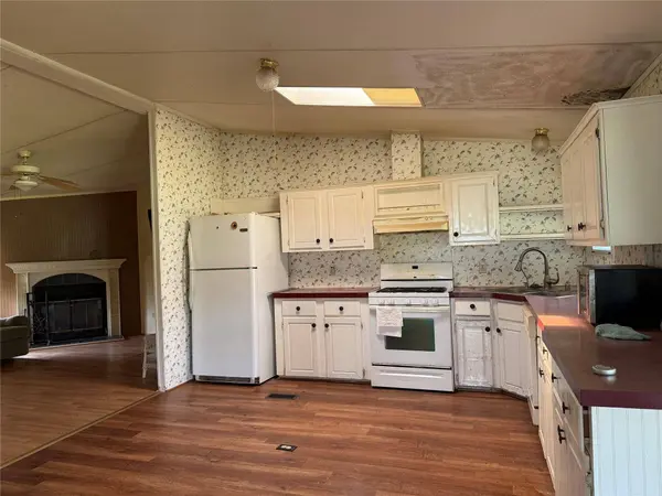296 Lcr 702, Kosse, TX 76653
