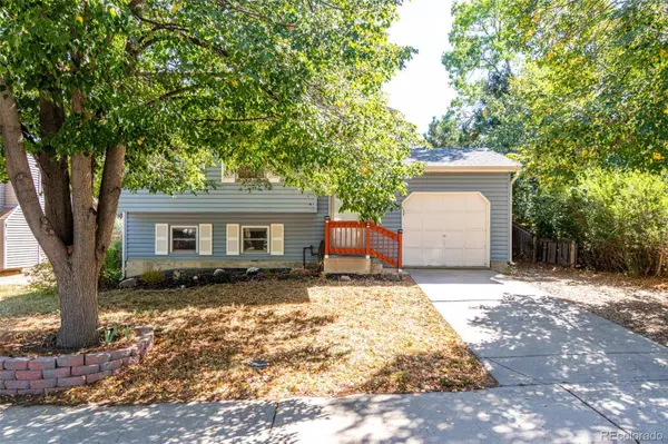 18820 E Hawaii DR, Aurora, CO 80017