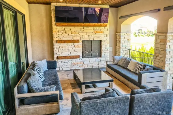 8017 S Valleyhead WAY, Aurora, CO 80016