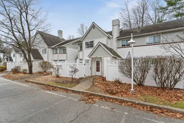 82 Winding Brook DR, South Burlington, VT 05403