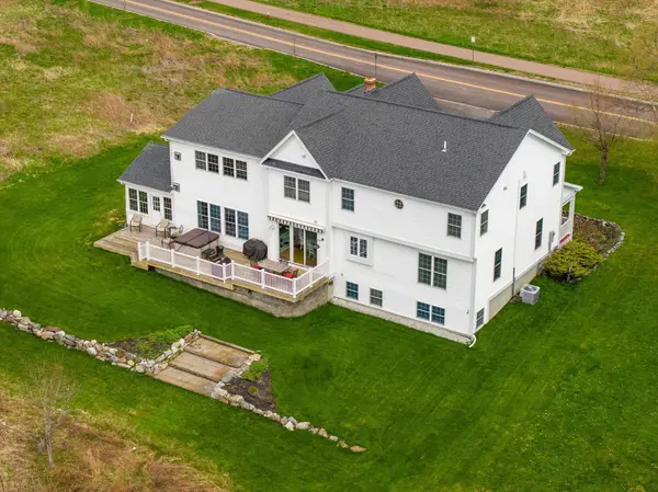 31 Vale DR, South Burlington, VT 05403