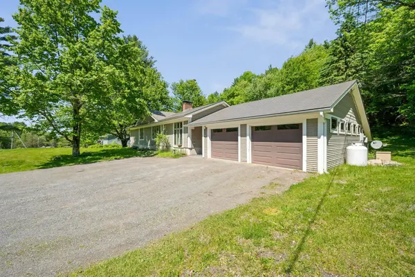 2021 Huntington RD, Richmond, VT 05477