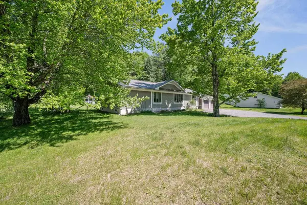 2021 Huntington RD, Richmond, VT 05477
