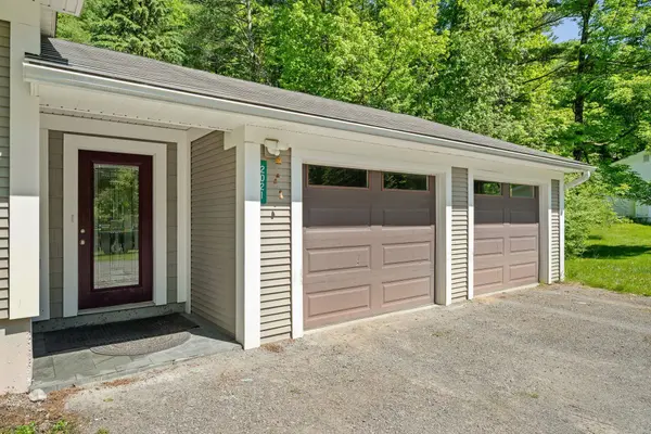 2021 Huntington RD, Richmond, VT 05477