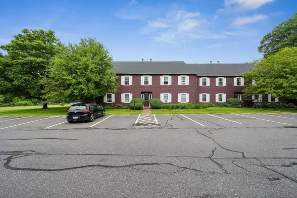 140 North Twin Oaks TER, South Burlington, VT 05403