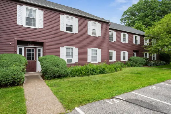 140 North Twin Oaks TER, South Burlington, VT 05403