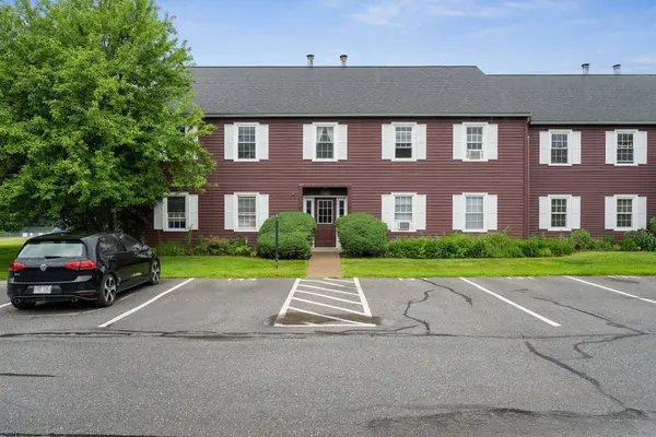 140 North Twin Oaks TER, South Burlington, VT 05403
