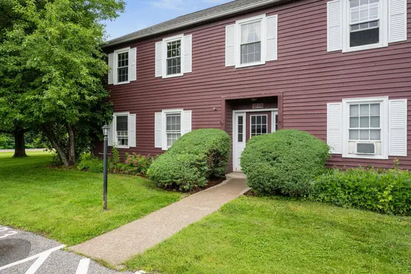 140 North Twin Oaks TER, South Burlington, VT 05403