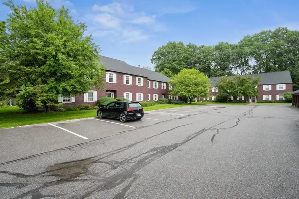 140 North Twin Oaks TER, South Burlington, VT 05403