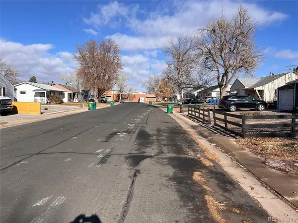 930 Nome ST, Aurora, CO 80010