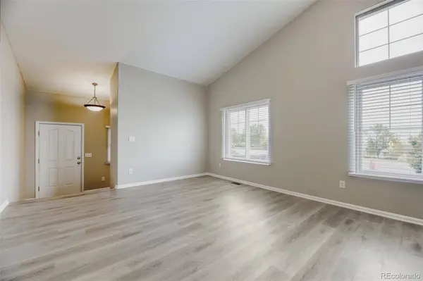 2414 S Ireland CT, Aurora, CO 80013