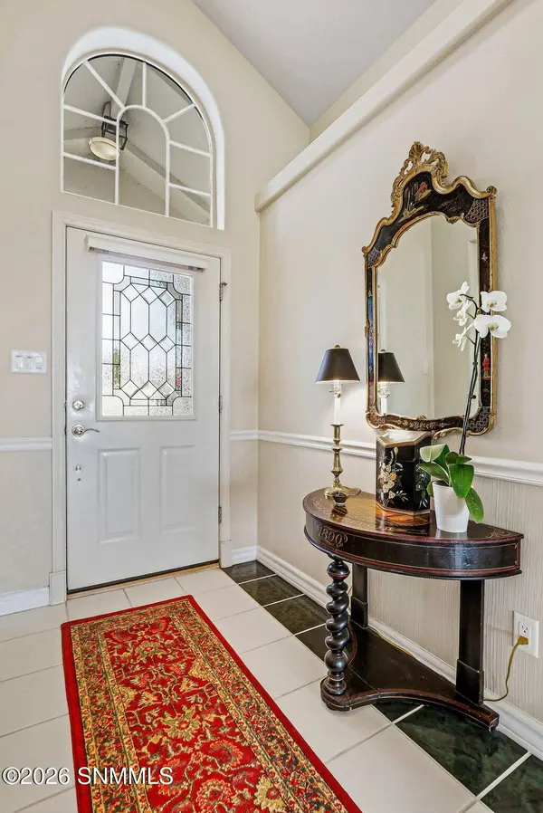 2451 Clearview DR, Las Cruces, NM 88011