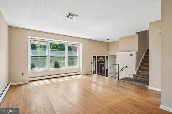 1212 HOLLIS AVE, Cherry Hill, NJ 08002