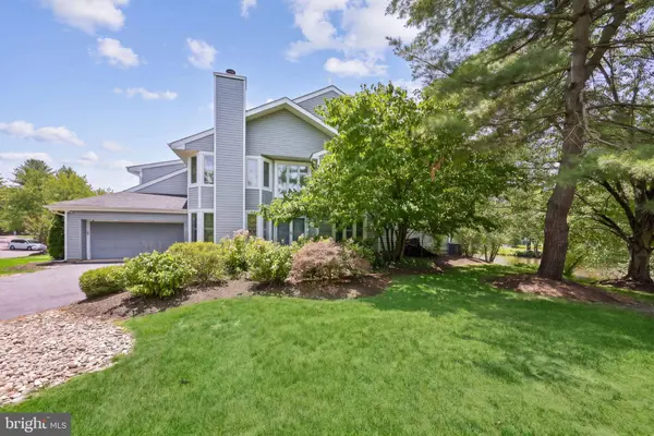 704 SUNSHINE LAKES DR, Voorhees, NJ 08043