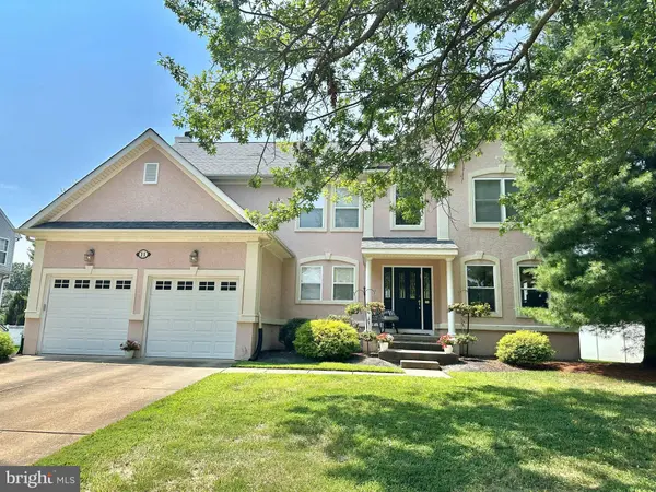 11 EQUESTRIAN LN