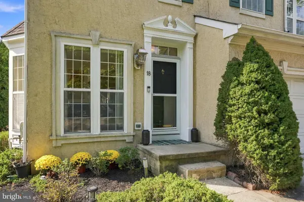 18 BRIDLE CT, Cherry Hill, NJ 08003